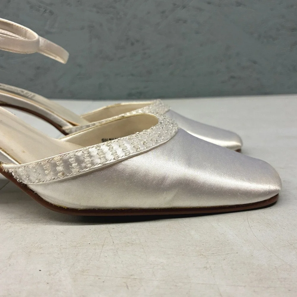 Special Occasions Beaded Satin Pumps Heels Womens 9 Silver Bridal Wedding VTG